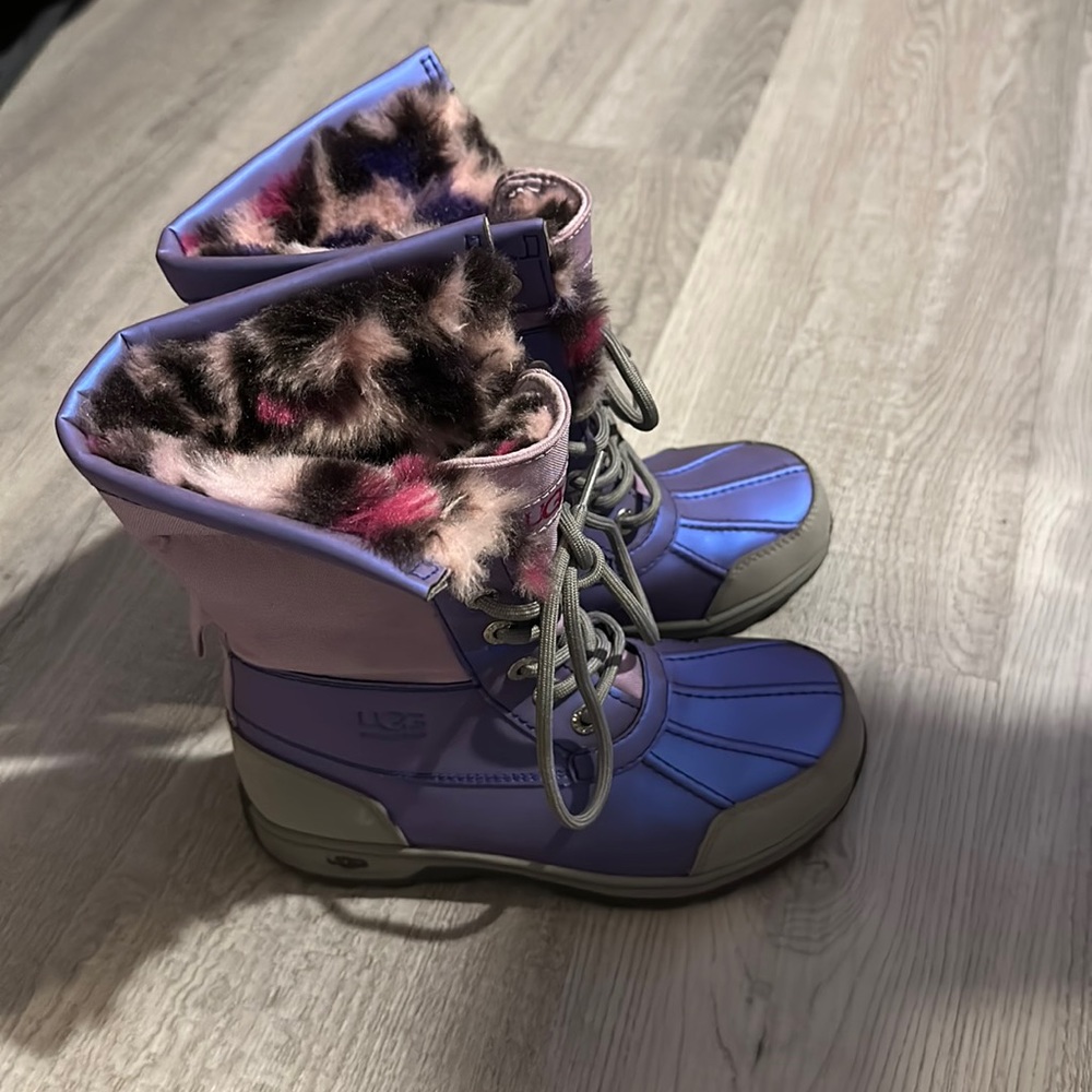 Girls purple Ugg boots